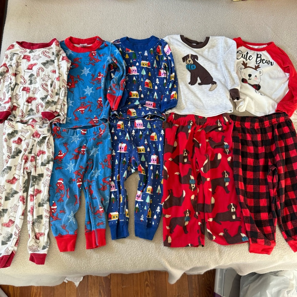 Toddler 2T Christmas jammies sets Hannah Anderson